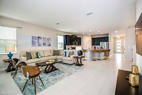 Brand New 7 Bedroom Private Pool Near Disney