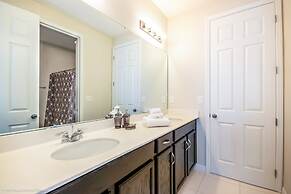 Brand New 7 Bedroom Private Pool Near Disney