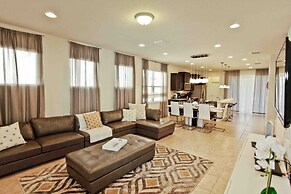 Luxury 5 Bedroom Private Pool IHR 1019