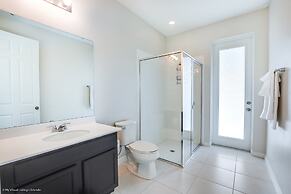 Luxury 6 Bed Villa With Saltwater Pool & Spa