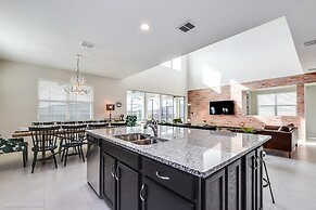 Luxury 6 Bed Villa With Saltwater Pool & Spa