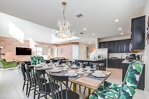 Luxury 6 Bed Villa With Saltwater Pool & Spa