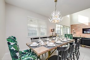 Luxury 6 Bed Villa With Saltwater Pool & Spa