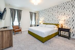 Luxury 6 Bed Villa With Saltwater Pool & Spa