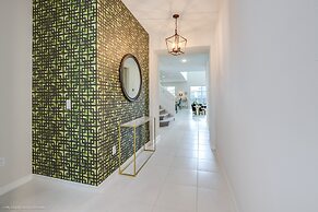 Luxury 6 Bed Villa With Saltwater Pool & Spa