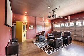 9 Bed 6 Ba Villa with Games, Pool & Spa