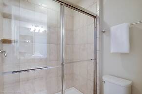 9 Bed 6 Ba Villa with Games, Pool & Spa