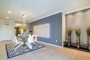 9 Bed 6 Ba Villa with Games, Pool & Spa