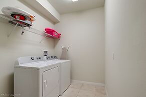 9 Bed 6 Ba Villa with Games, Pool & Spa