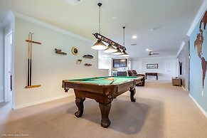 9 Bed 6 Ba Villa with Games, Pool & Spa