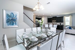 7 BD 5 BH With Game Room Pool Spa