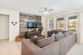 Solterra 7 Bedroom House