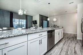 Stylish 4 Bed 3 Ba Pool Home