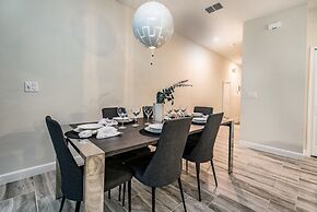 Stylish 4 Bed 3 Ba Pool Home