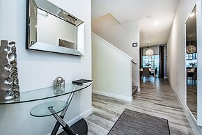 Stylish 4 Bed 3 Ba Pool Home