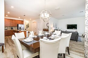 6 Bed 5 Bath Villa with Games, Pool & Spa