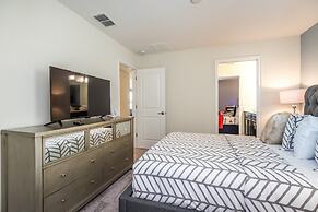 1596san Champions Gate