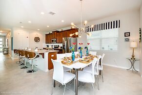 6bed 5Ba Villa Game Room Pool Spa