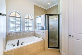 Elegant 5 BD, 5 BH Villa