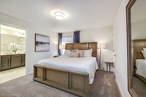 5 Bedroom 4 Bathroom Storey Lake