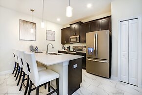 5 Bedroom 4 Bathroom Storey Lake