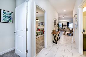 5 Bedroom 4 Bathroom Storey Lake