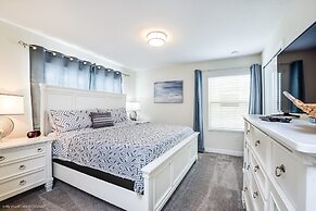 5 Bedroom 4 Bathroom Storey Lake