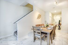 5 Bedroom 4 Bathroom Storey Lake