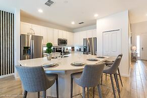 8 Bedroom 6 Bathroom Villa