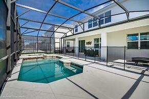 8 Bedroom 6 Bathroom Villa