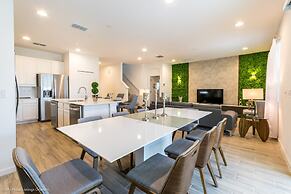 8 Bedroom 6 Bathroom Villa