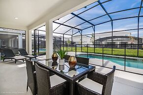 8 Bedroom 6 Bathroom Villa