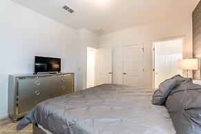 8 Bedroom 6 Bathroom Villa