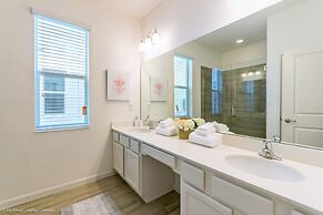 8 Bedroom 6 Bathroom Villa