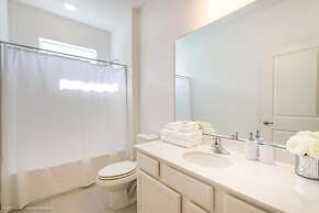 8 Bedroom 6 Bathroom Villa