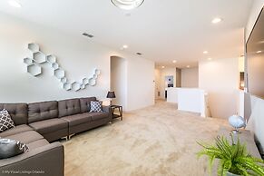 8 Bedroom 6 Bathroom Villa