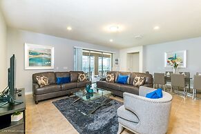 Beautiful 8 Bed Villa Pool & Spa