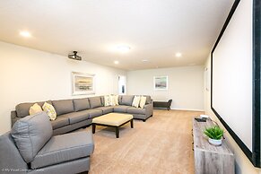 Beautiful 8 Bed Villa Pool & Spa