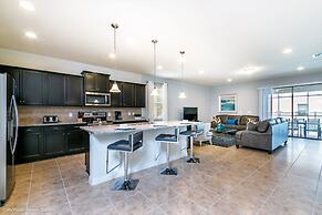 Beautiful 8 Bed Villa Pool & Spa