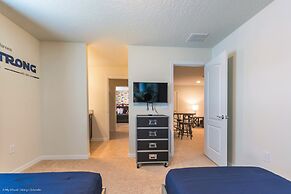 8 BD 6 BH House Villa at West Side