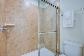 8 BD 6 BH House Villa at West Side