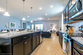 8 BD 6 BH House Villa at West Side