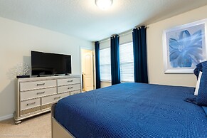 8 BD 6 BH House Villa at West Side