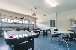 8 BD 6 BH House Villa at West Side