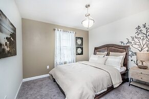 6 Bed 5 Ba Villa with Pool, Spa & Lake View