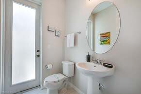 5 Bedroom 4.5 Bathrooms With Pool