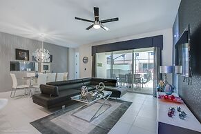 5 Bedroom 4.5 Bathrooms With Pool