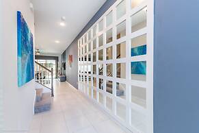 5 Bedroom 4.5 Bathrooms With Pool