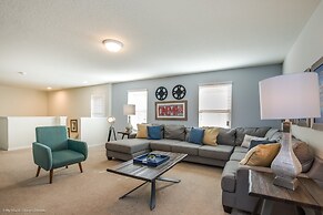 7 BD 5.5 BH Villa Game Room Pool Spa