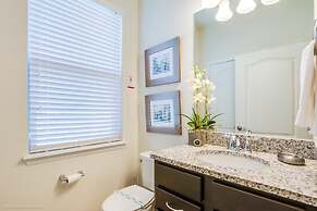 7 BD 5.5 BH Villa Game Room Pool Spa